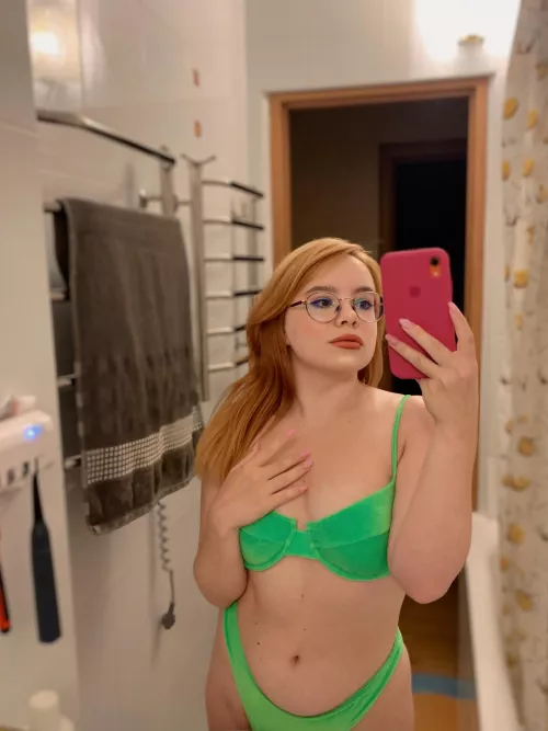 do I look good in green? 💚