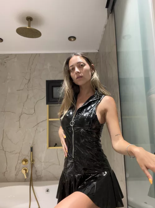 Domme Kendall's dress