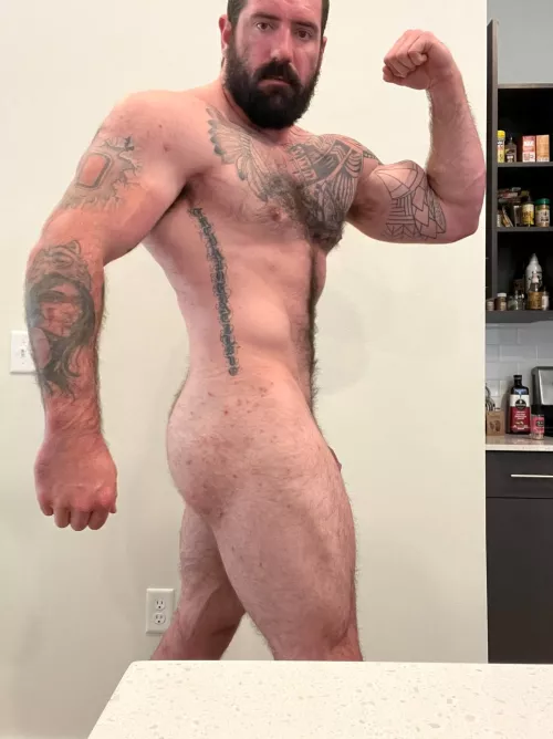 Fans of muscles and beards?