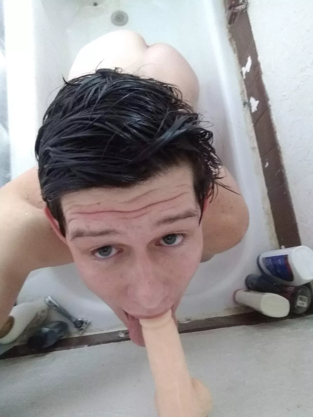 I beg for it first too 😋 DMs open