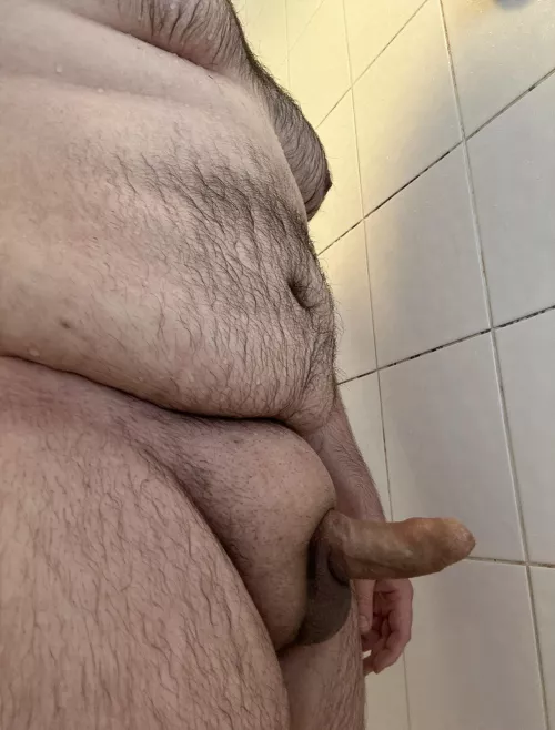 I haven’t posted a pic in a while just thought I’d say I always love to have a little tug in the shower😉