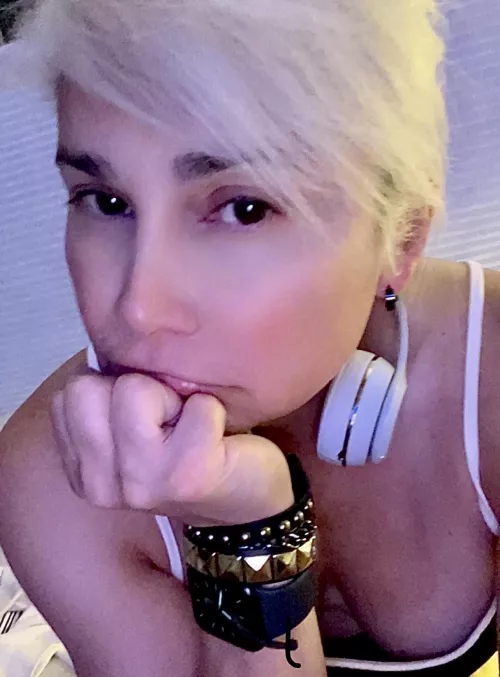 I thought bois liked girls. I do.