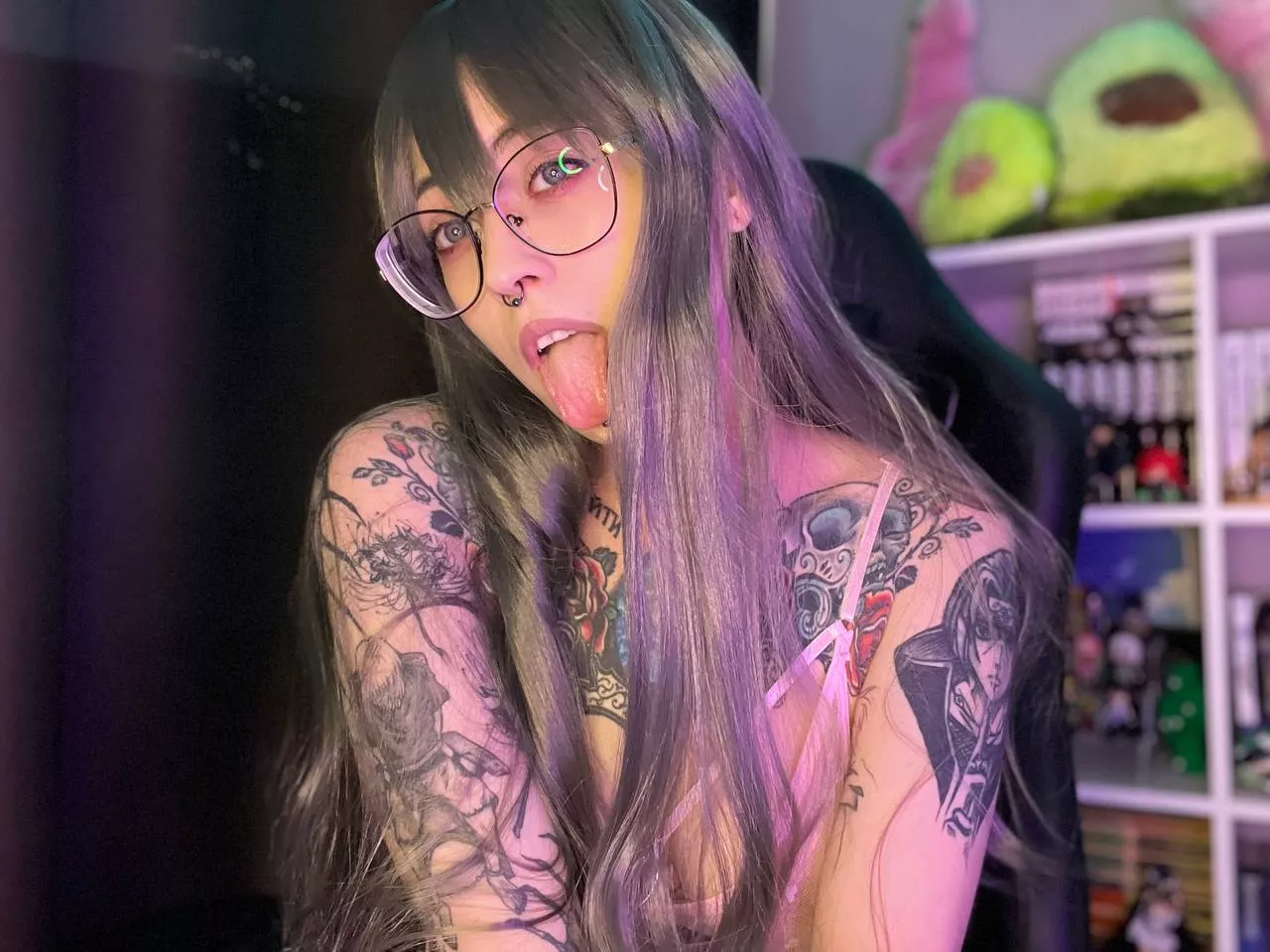 I'm feeling slutty in glasses