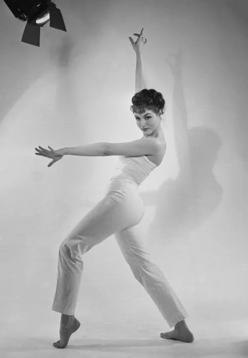 Julie Newmar (1950s)