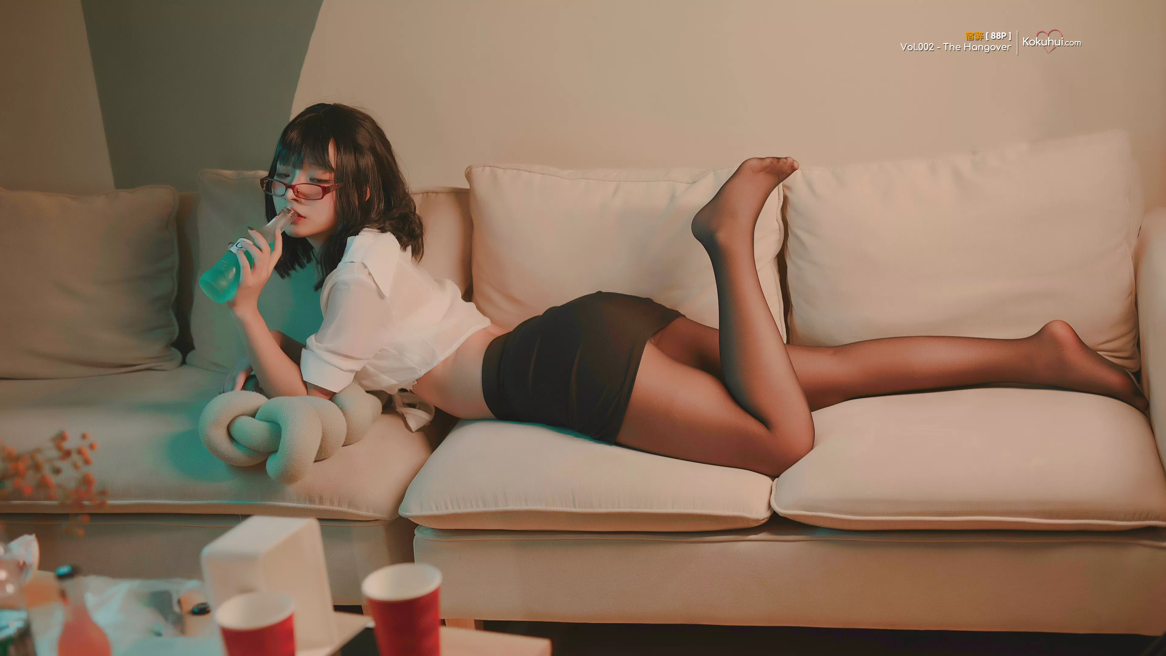 Secretary Kokuhui relaxing after work