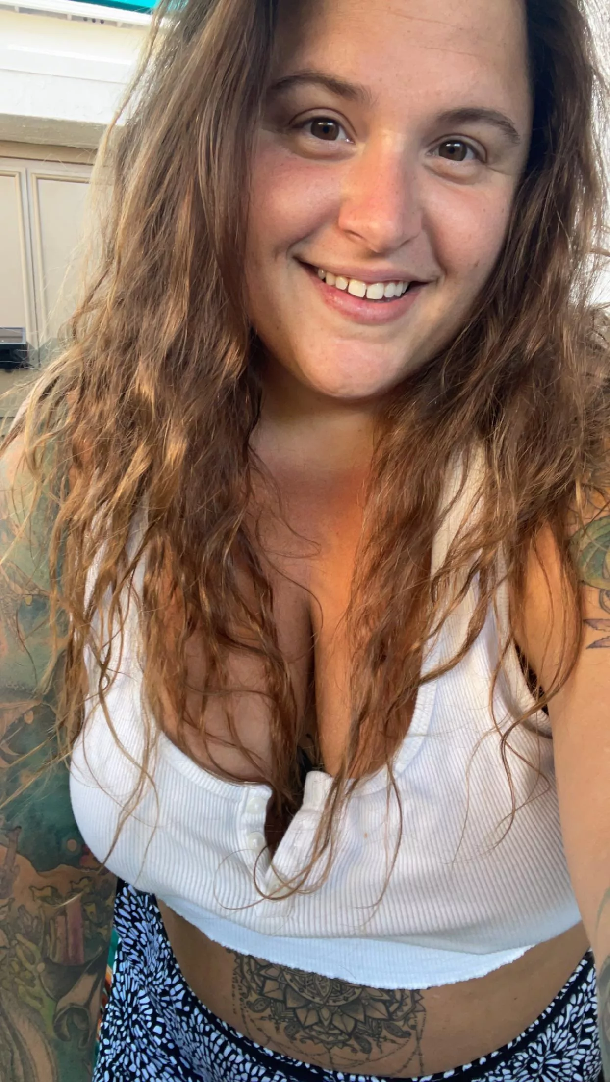 tattooed seductive stoner. let me share these bbw curves with you!