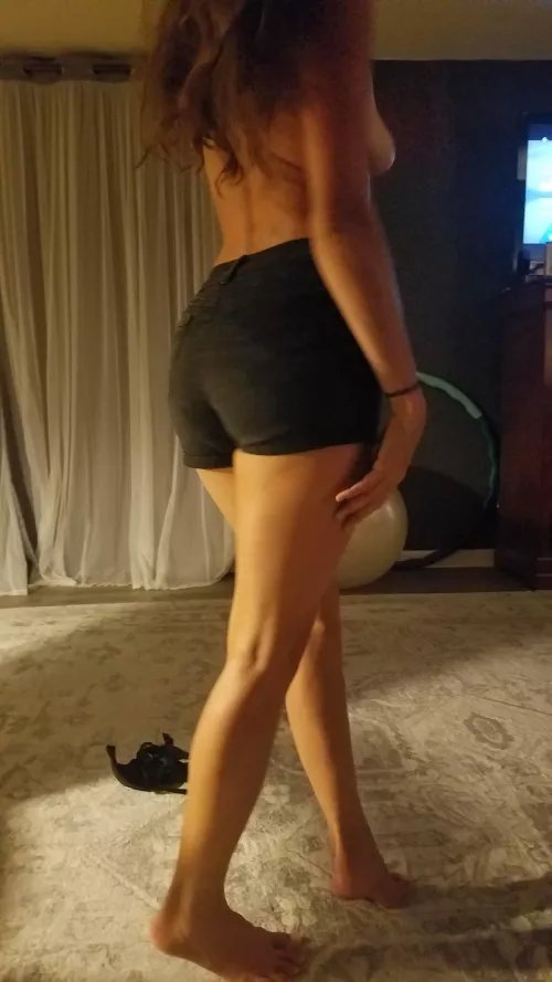 Too sexy for her shorts