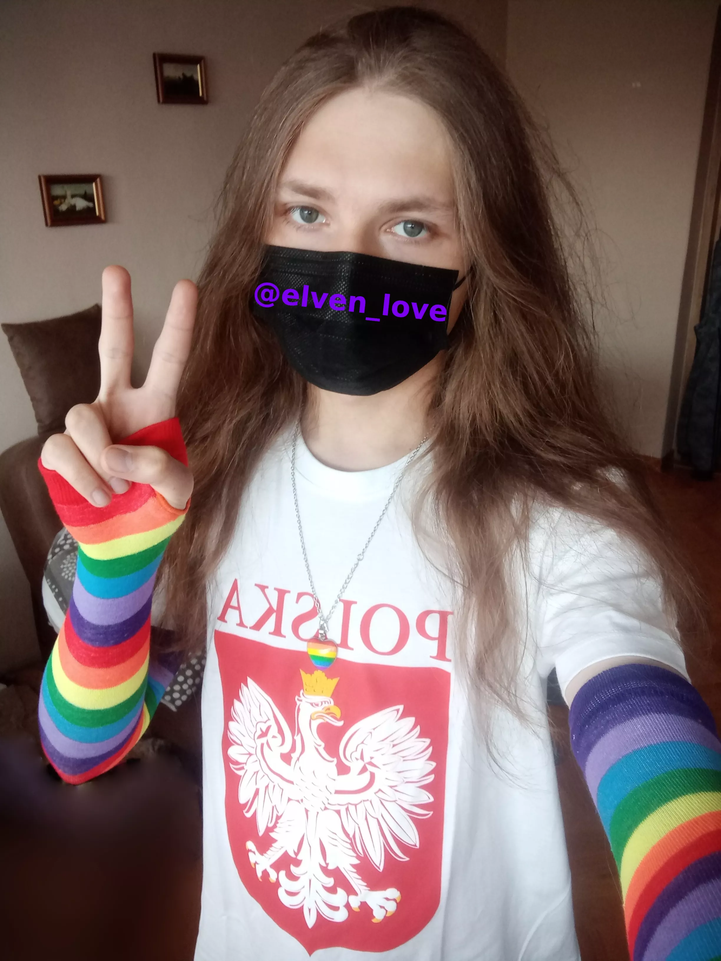 What a lonely day, I wish I had someone to hug :3