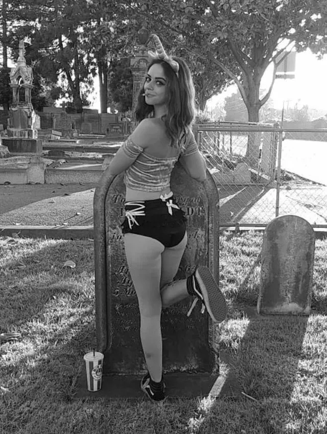 When Granny Just Died But Hoe Is Life