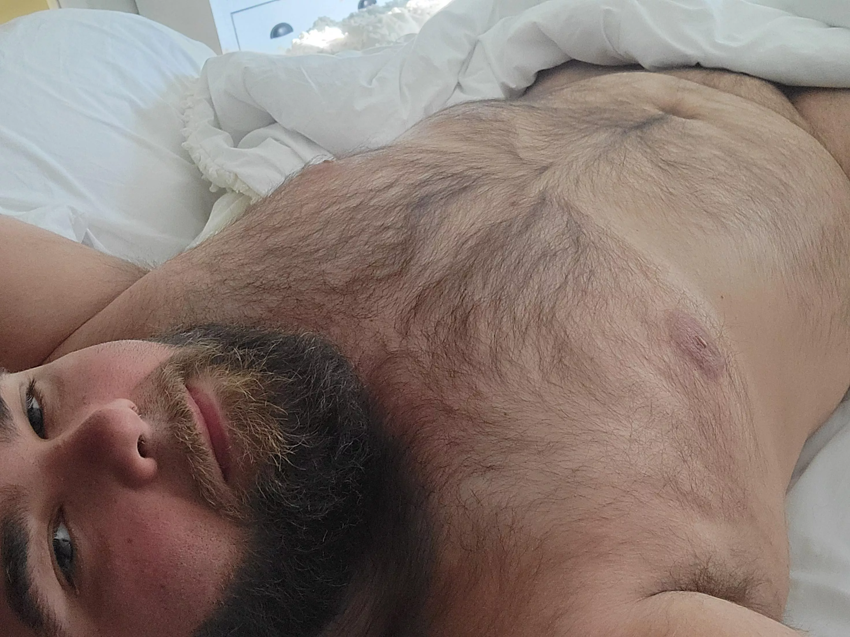 Woke up needing a big booty to ride me 😏. Any takers?