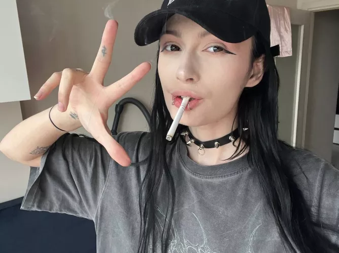 Would you let me smoke on a date with you?