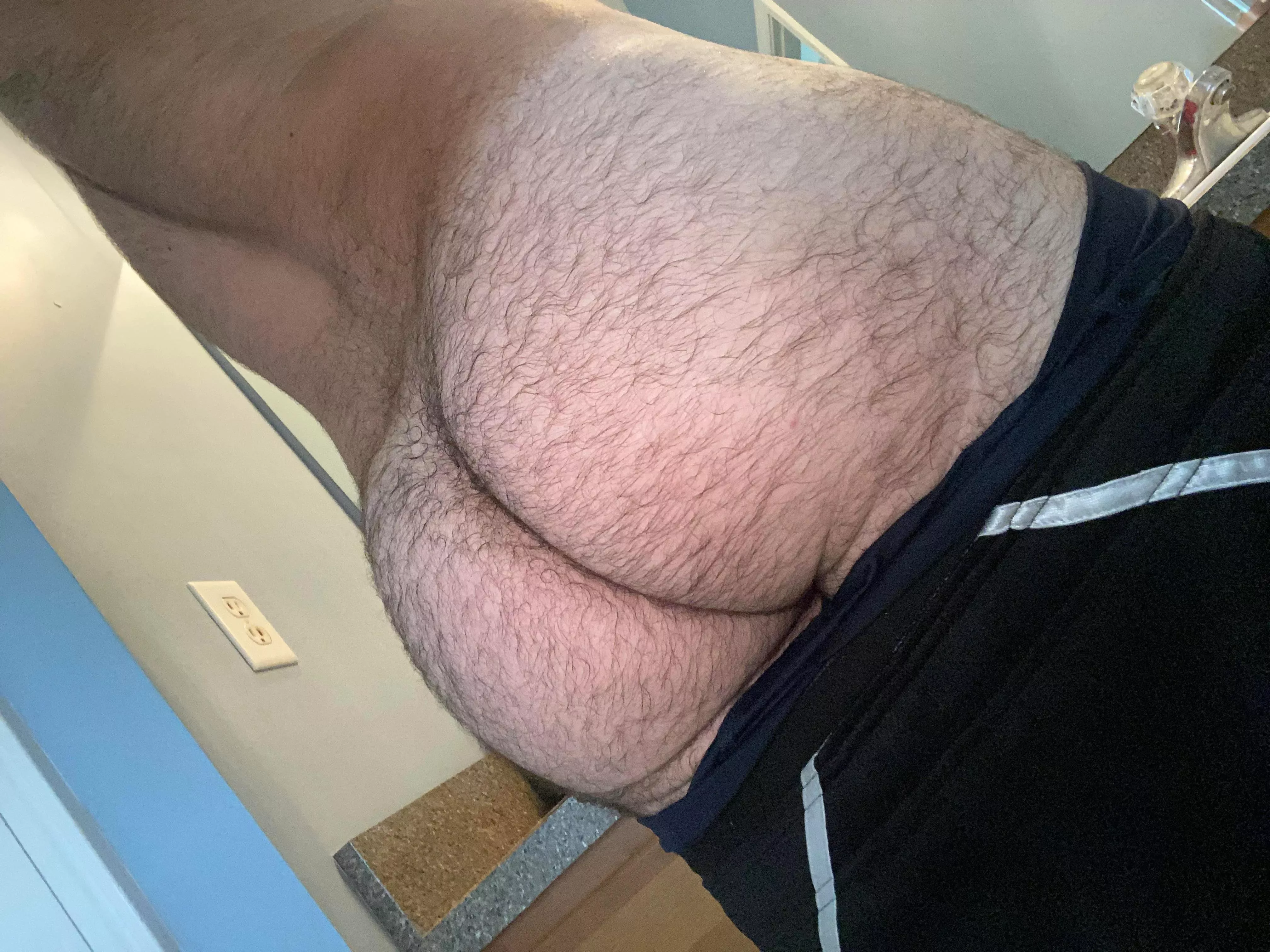 24 in shape DL with a big furry ass. 😈 Add my snapp: FrryBruh
