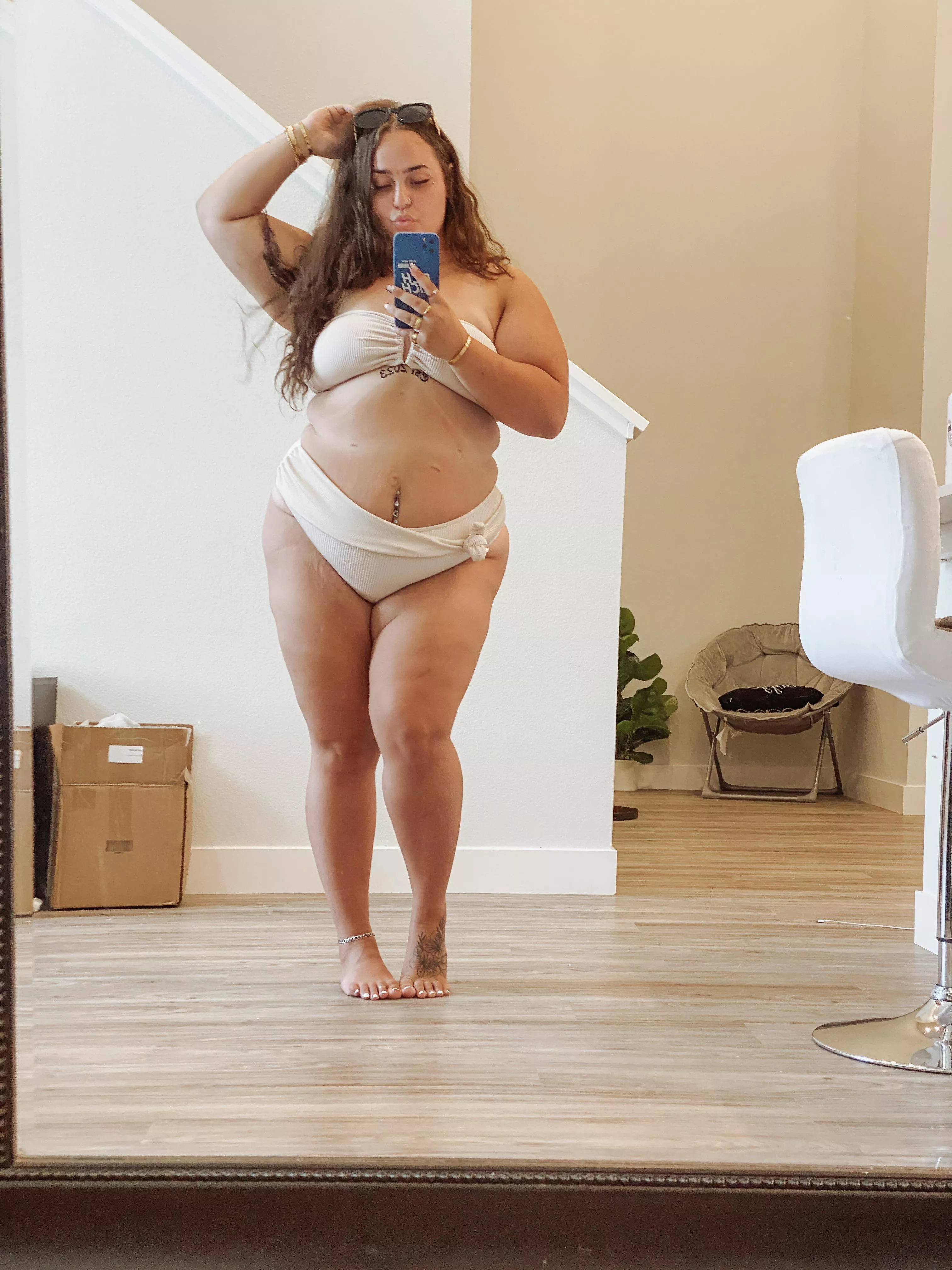 Beach timee (; whos comin?