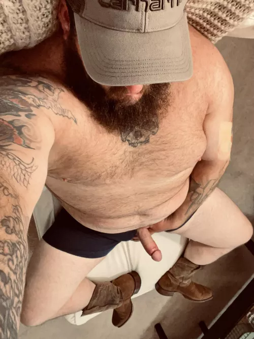 Beard…check Boner…check and can’t forget the boots…check check!! 🤠