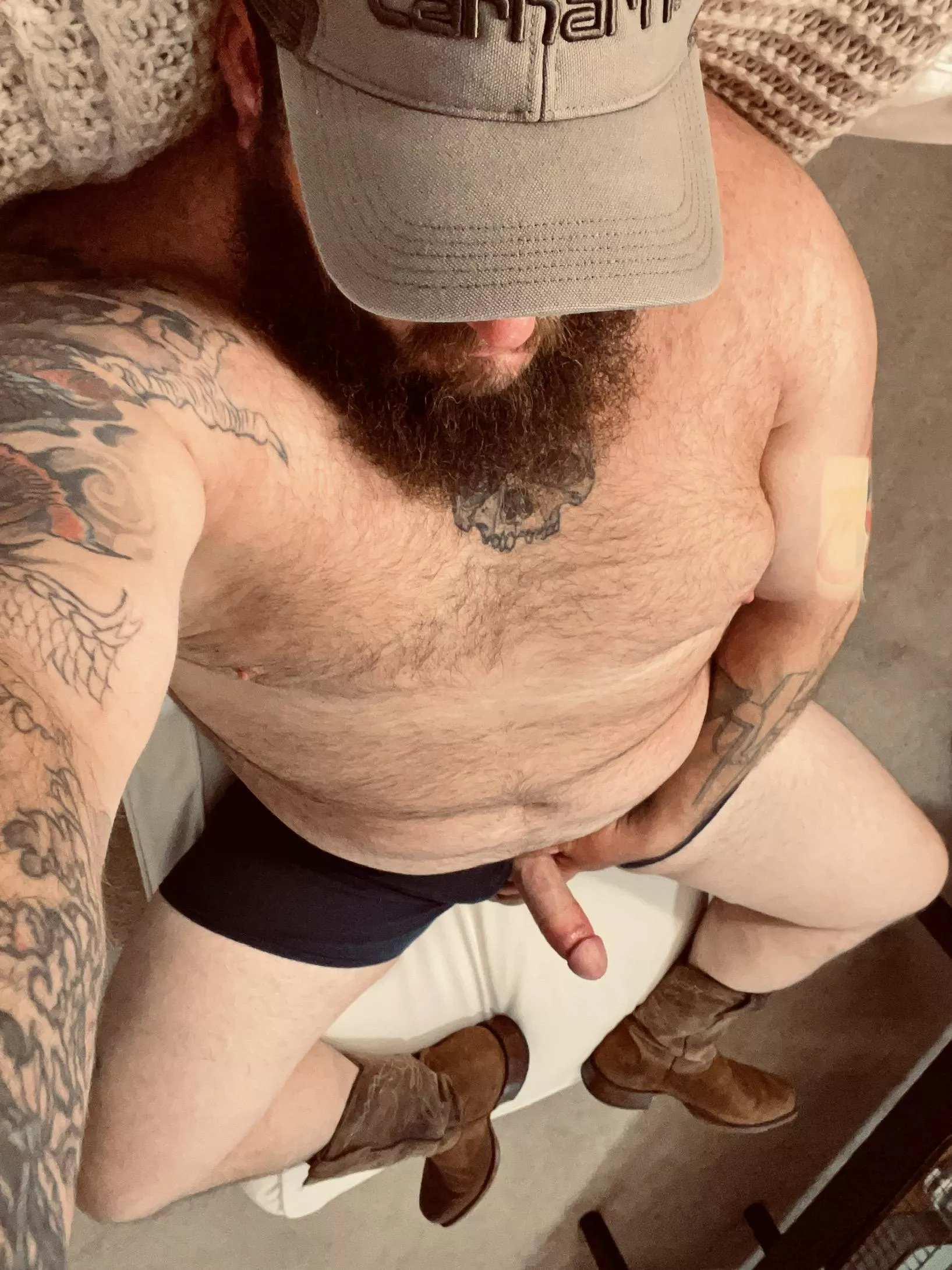 Beard…check Boner…check and can’t forget the boots…check check!! 🤠