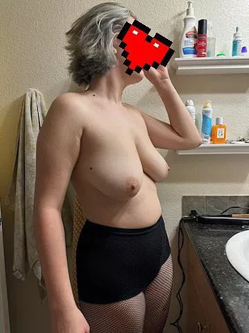 Come hang out while I take my makeup off