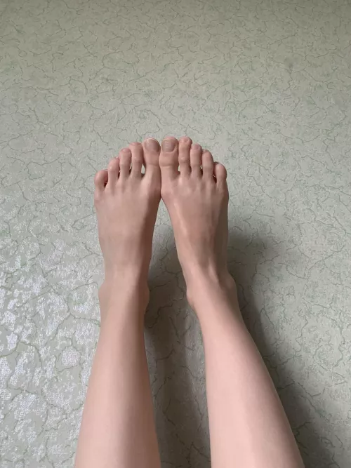 Discover the power of my irresistible legs.