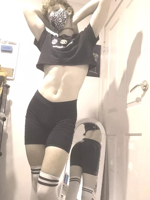 Do I look good; ps I need male validation 🥰