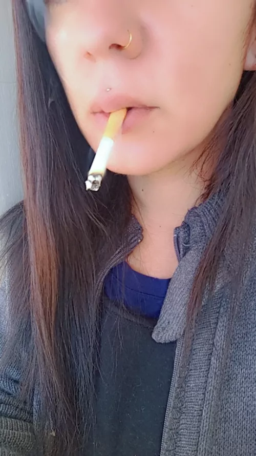 Do my smoke flavored lips tempt you? 😏