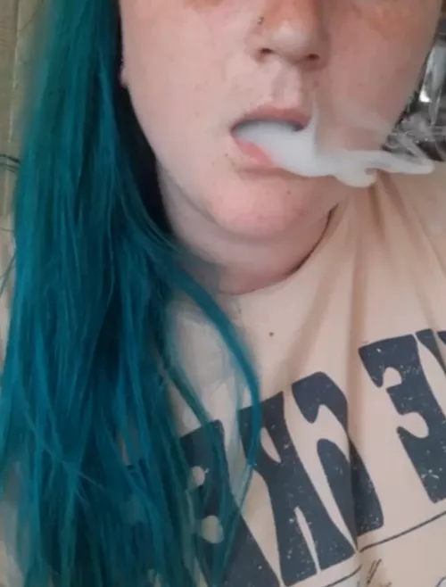 Don't you just looovee how smoke looks? I know I'd catch you staring if I was all smokey out in public 😋😈