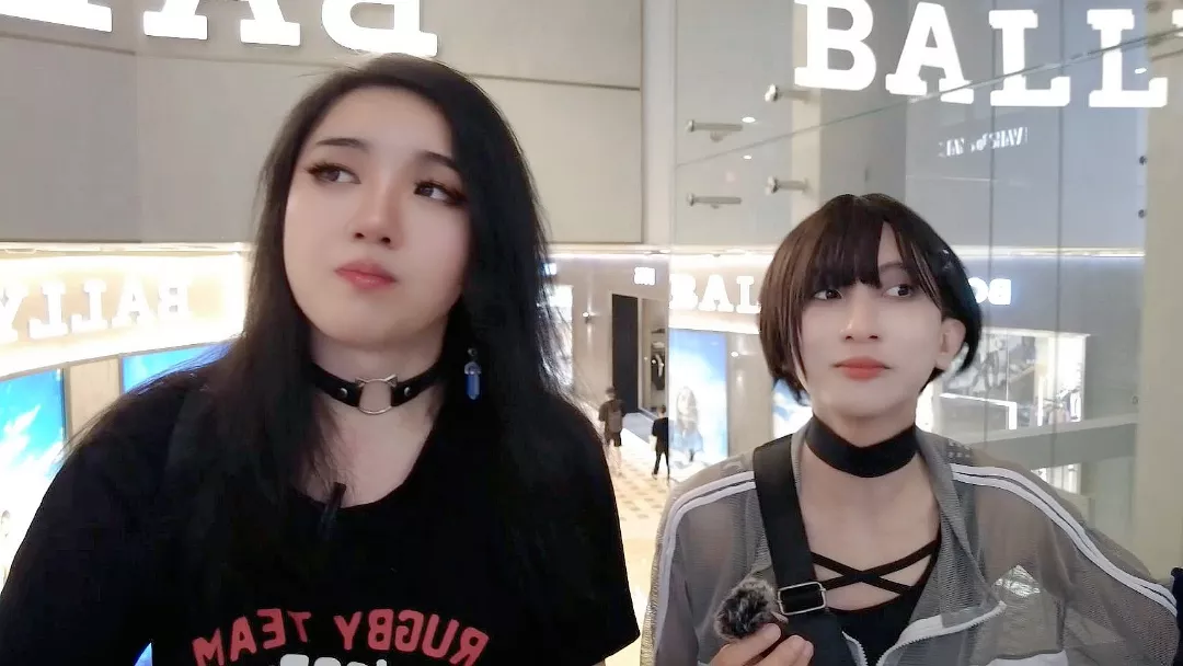 Having a Nights out with a fellow femboy 2/2