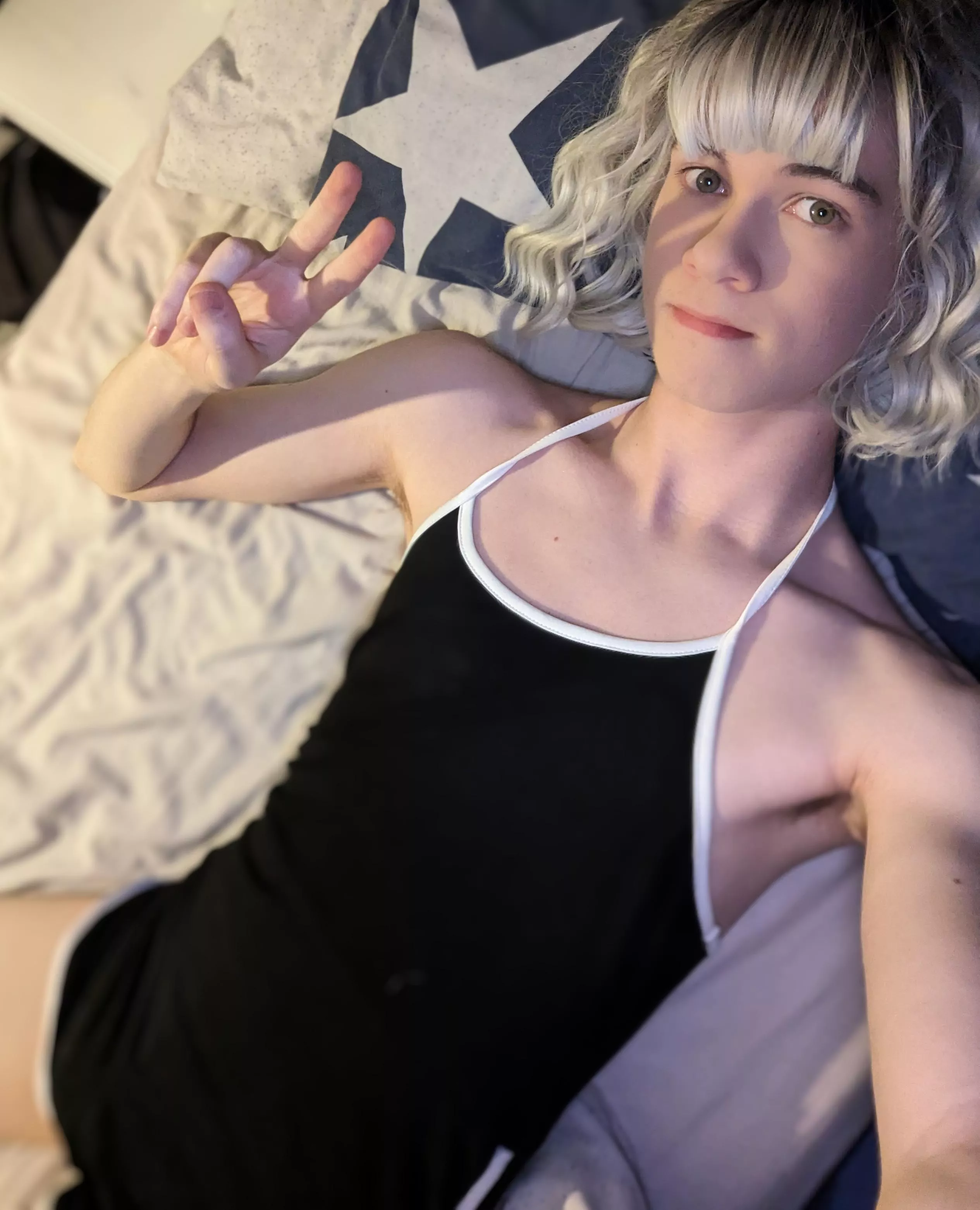 Hiii!!! Got a new cute outfit, even did light makeup :)) x