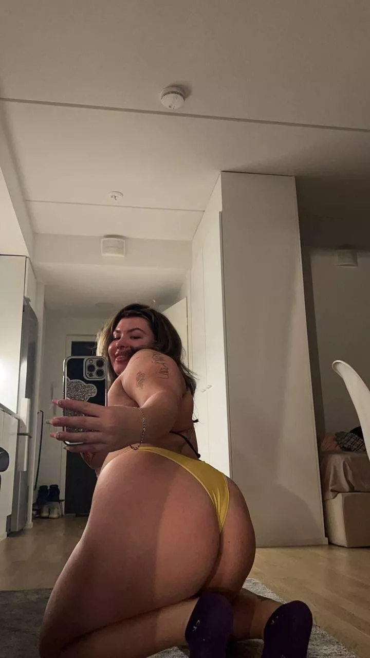 How long can you hold your breath with my thick ass?