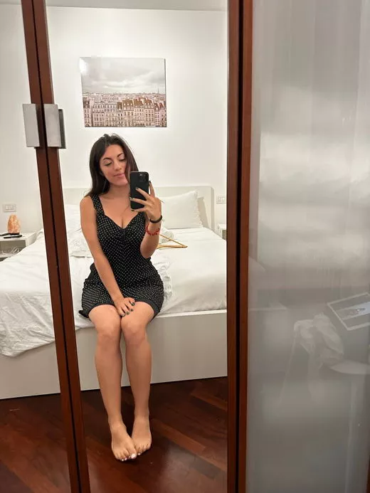 I kinda think I know how to be cute and also sexy using only my legs F19