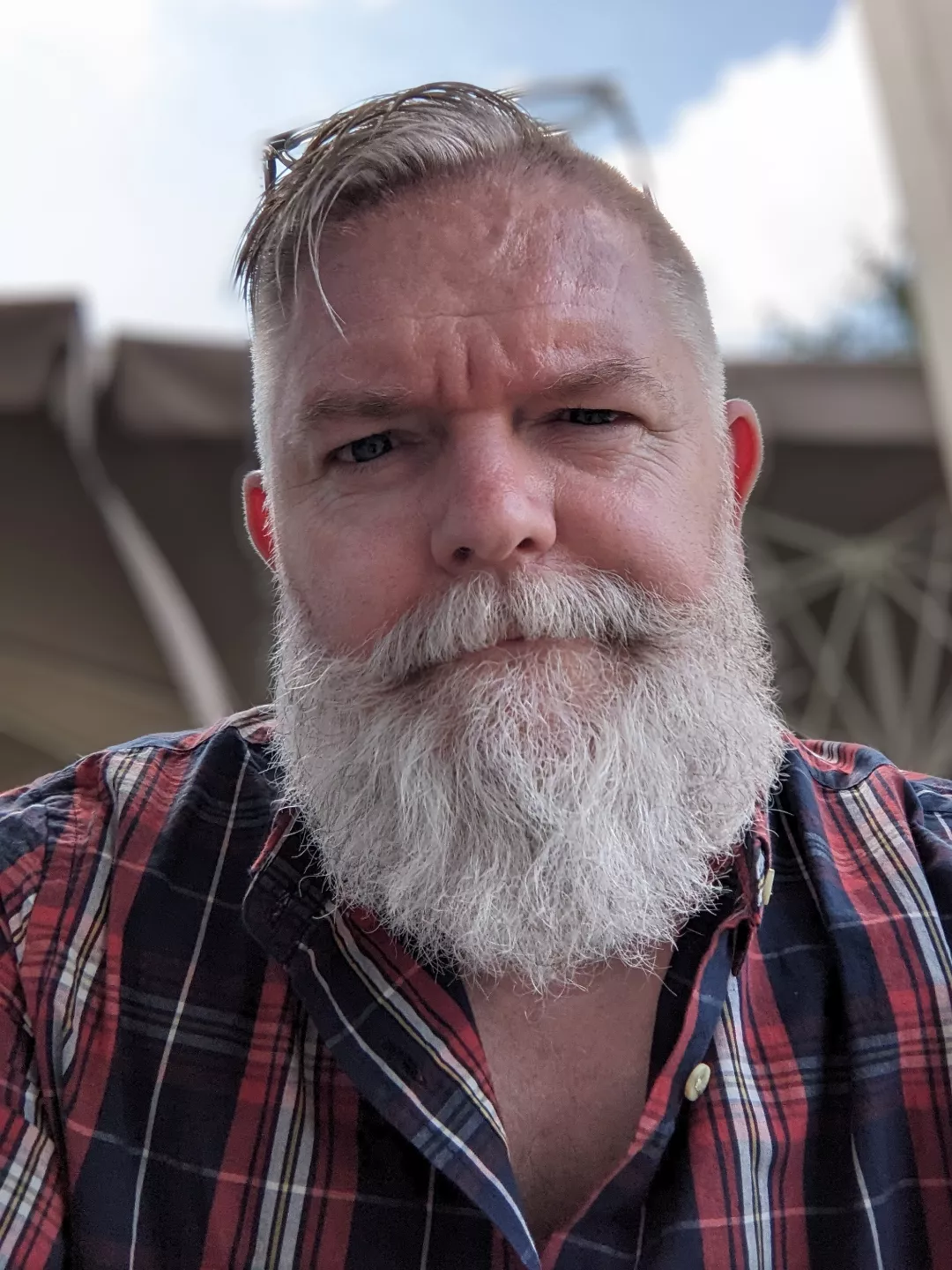 Look! An old man! 😀