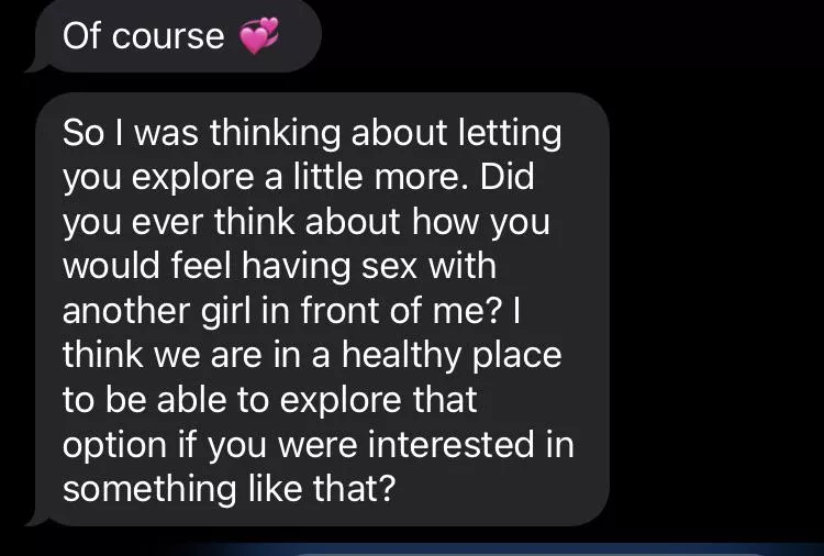 My gf sent me this text 😳