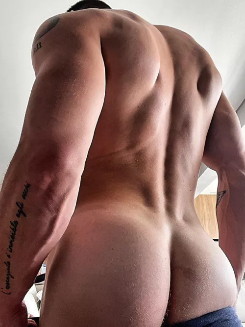 Now that’s a man ass