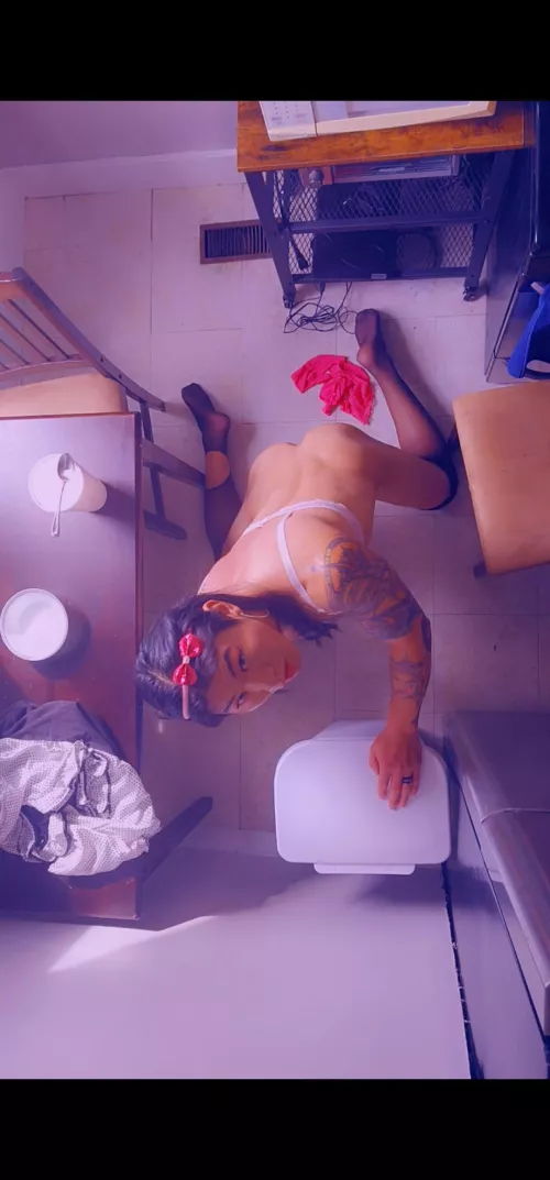 Oops I'm on my knees like a bitch again 🤷‍♀️