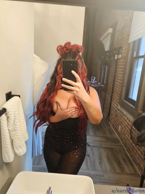 selfies from Nurse Karen make your heart beat faster...admit it