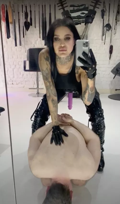 Teaching my bad slave that Mommy is Master 😈