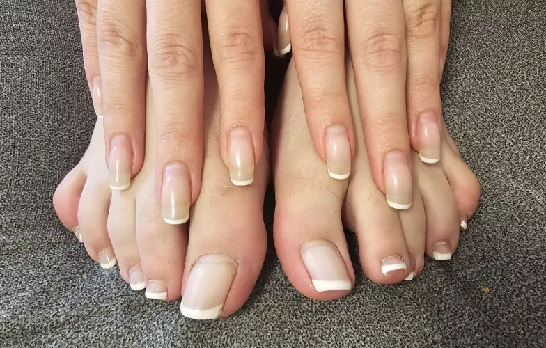 There aren't many pics of grown out nails... I must go to manicure again... What color should I pick next?