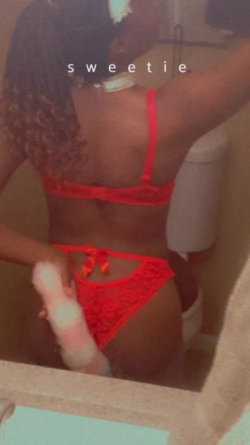 Wanna see my tail shake 😋