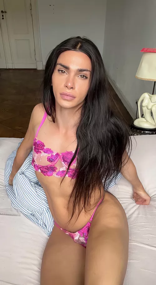 Wanna see my tan lines? 👙 💦