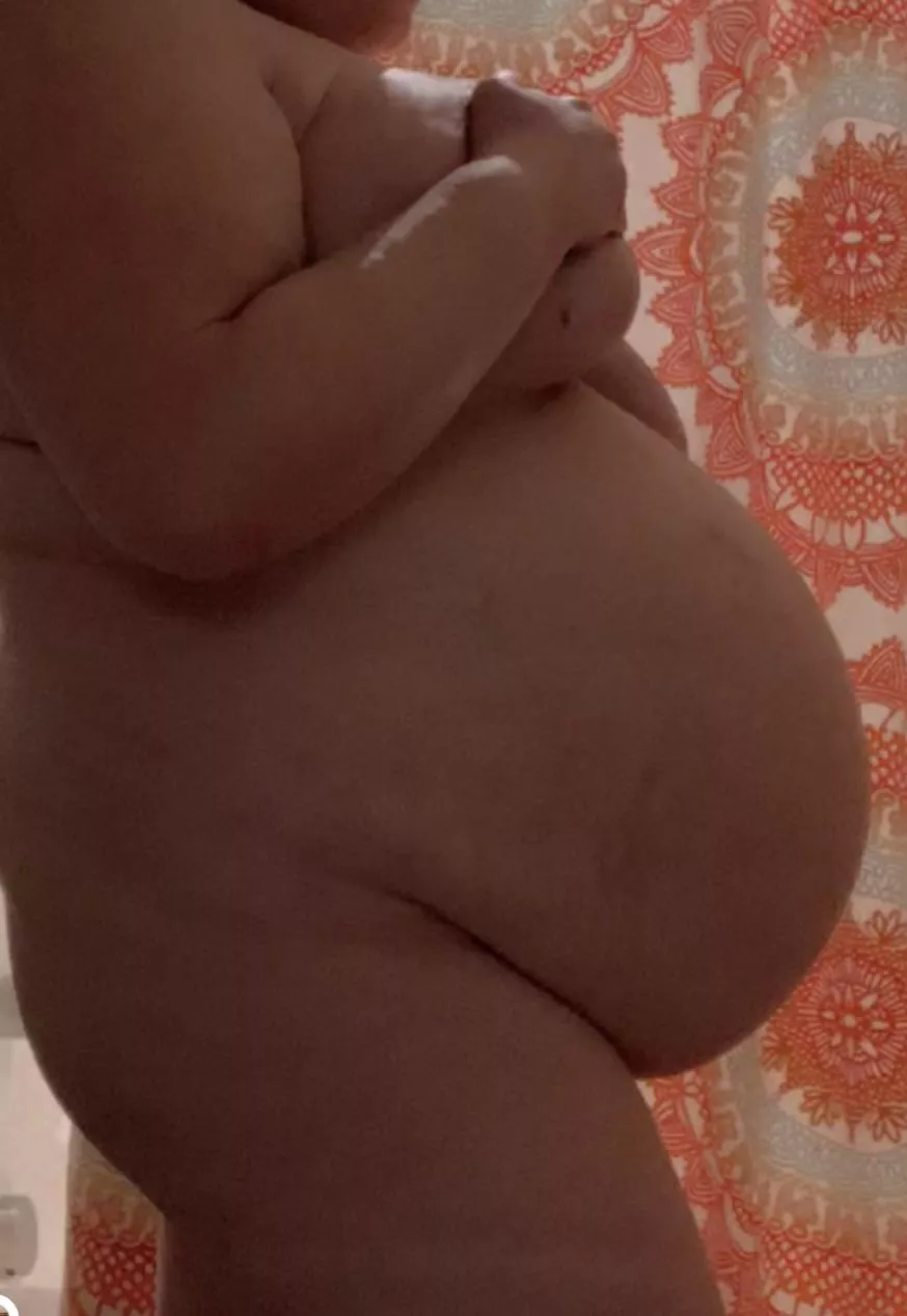 Would you let me ride you at 40 weeks pregnant? 😌