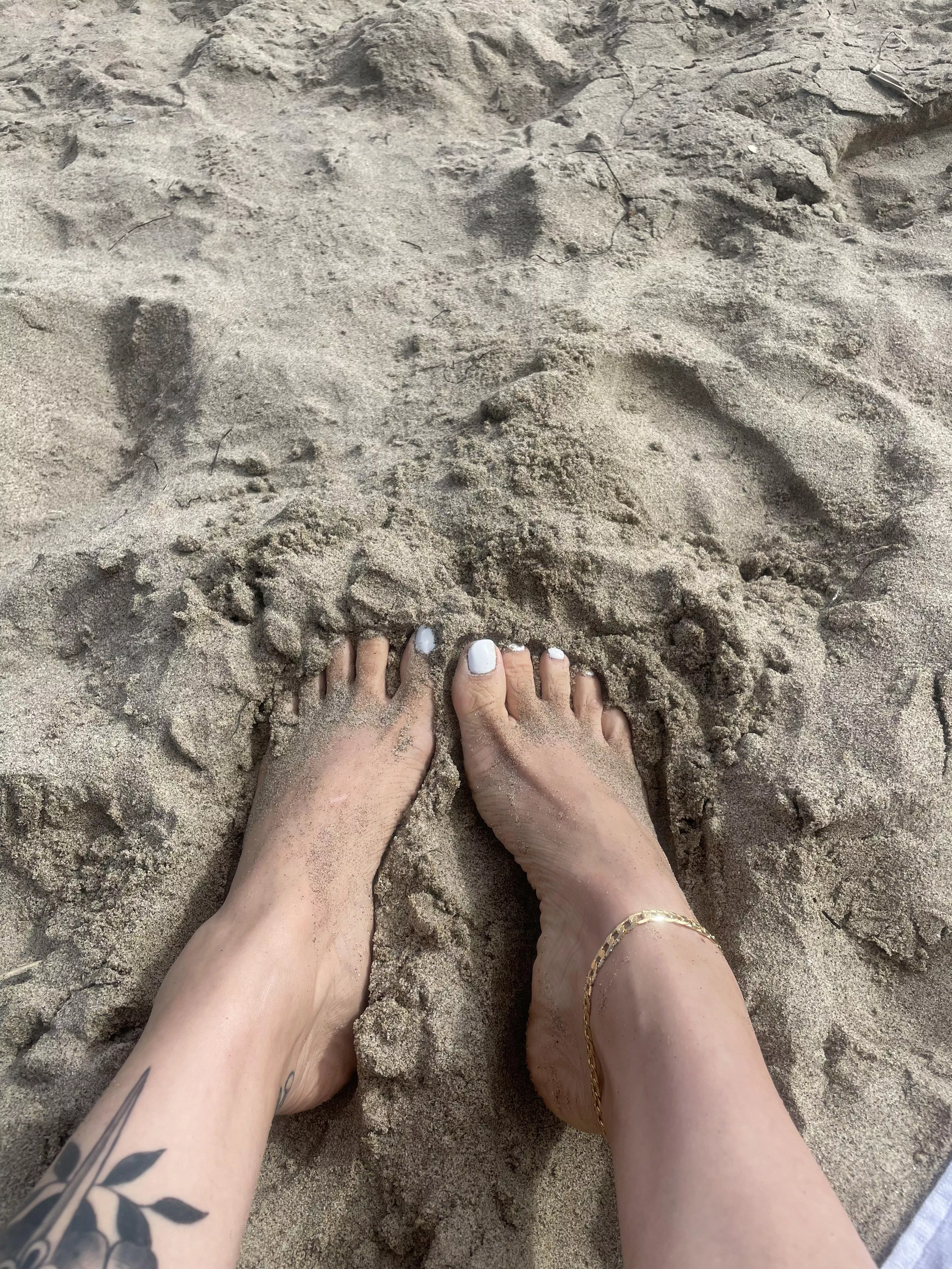 Would you let me step on you nudes by alxrvng
