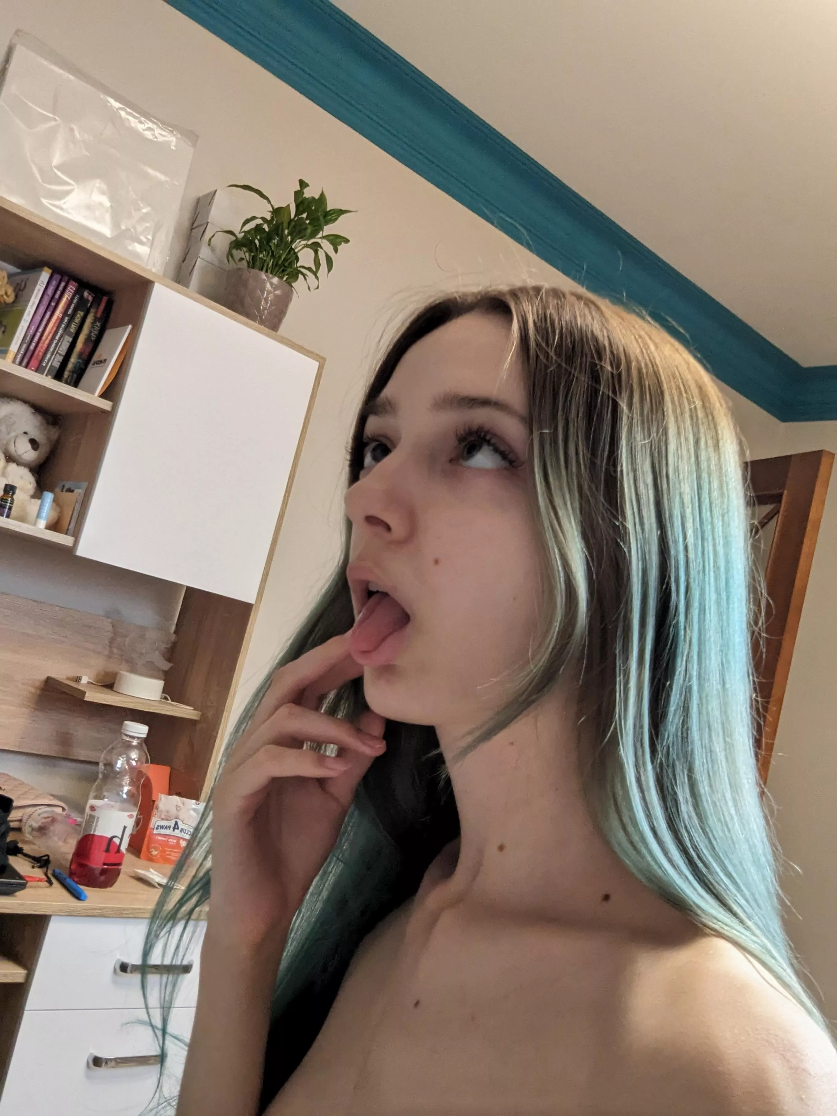 you'd like to cover my pretty face with something white, wouldn't you