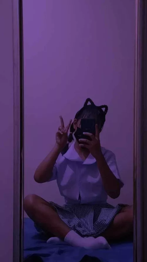 18 year old Filipina 4’5, high school student 😘❤️