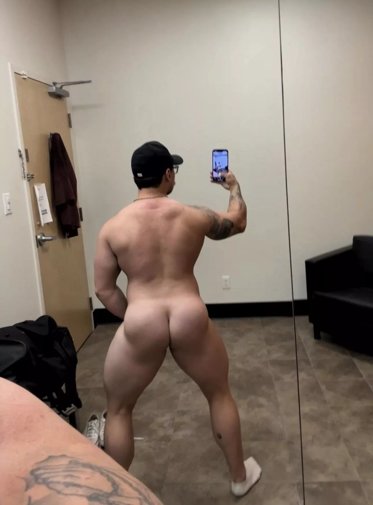 (27) 5’5” - love this full sized wall mirror