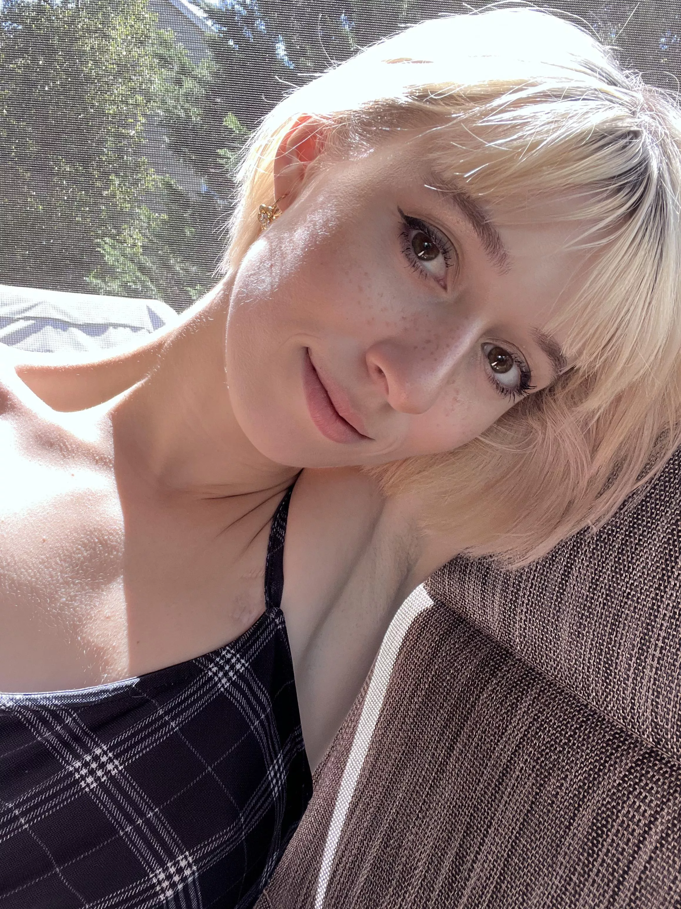 Do you like how smooth my armpits are?