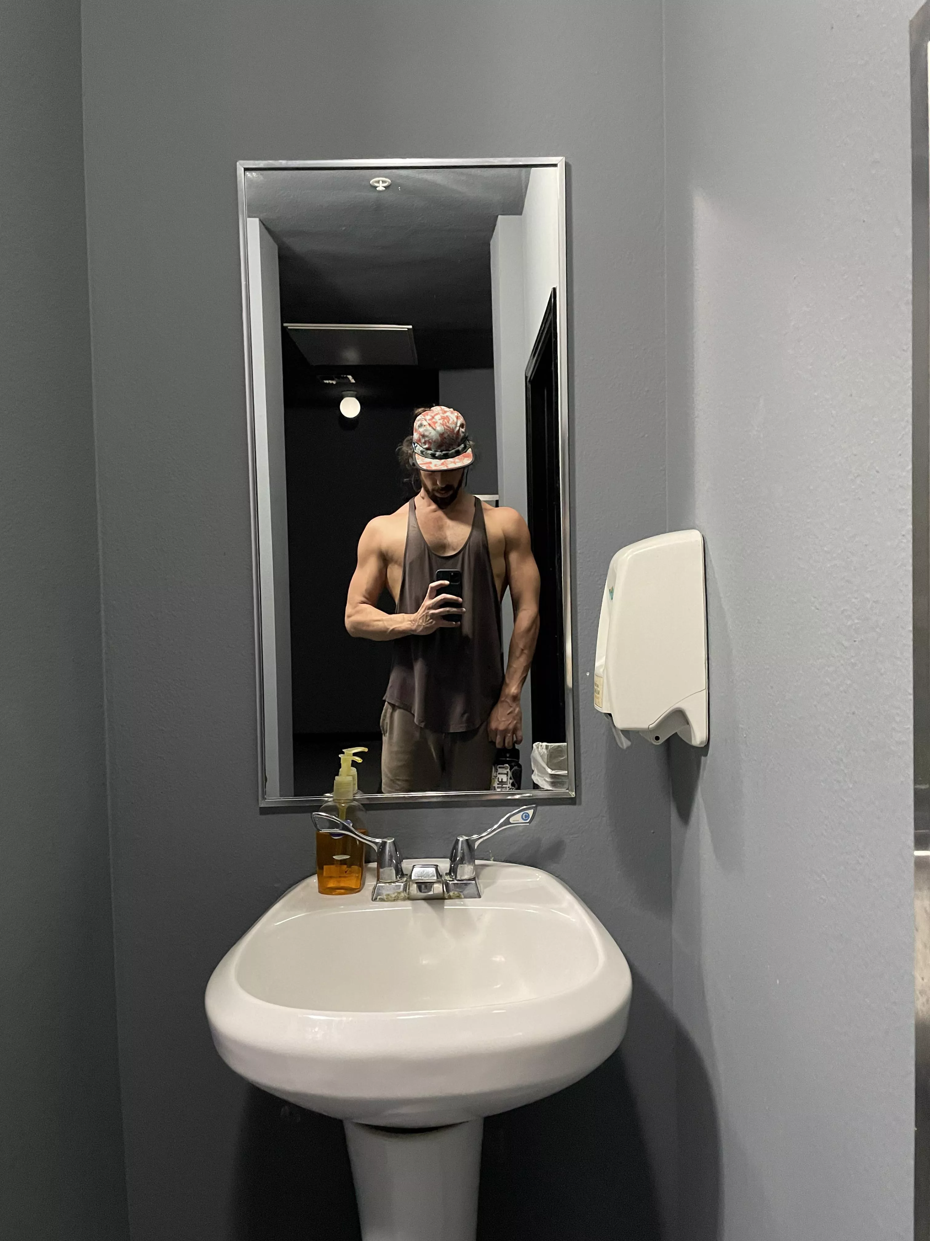 enjoying the bathroom lighting here