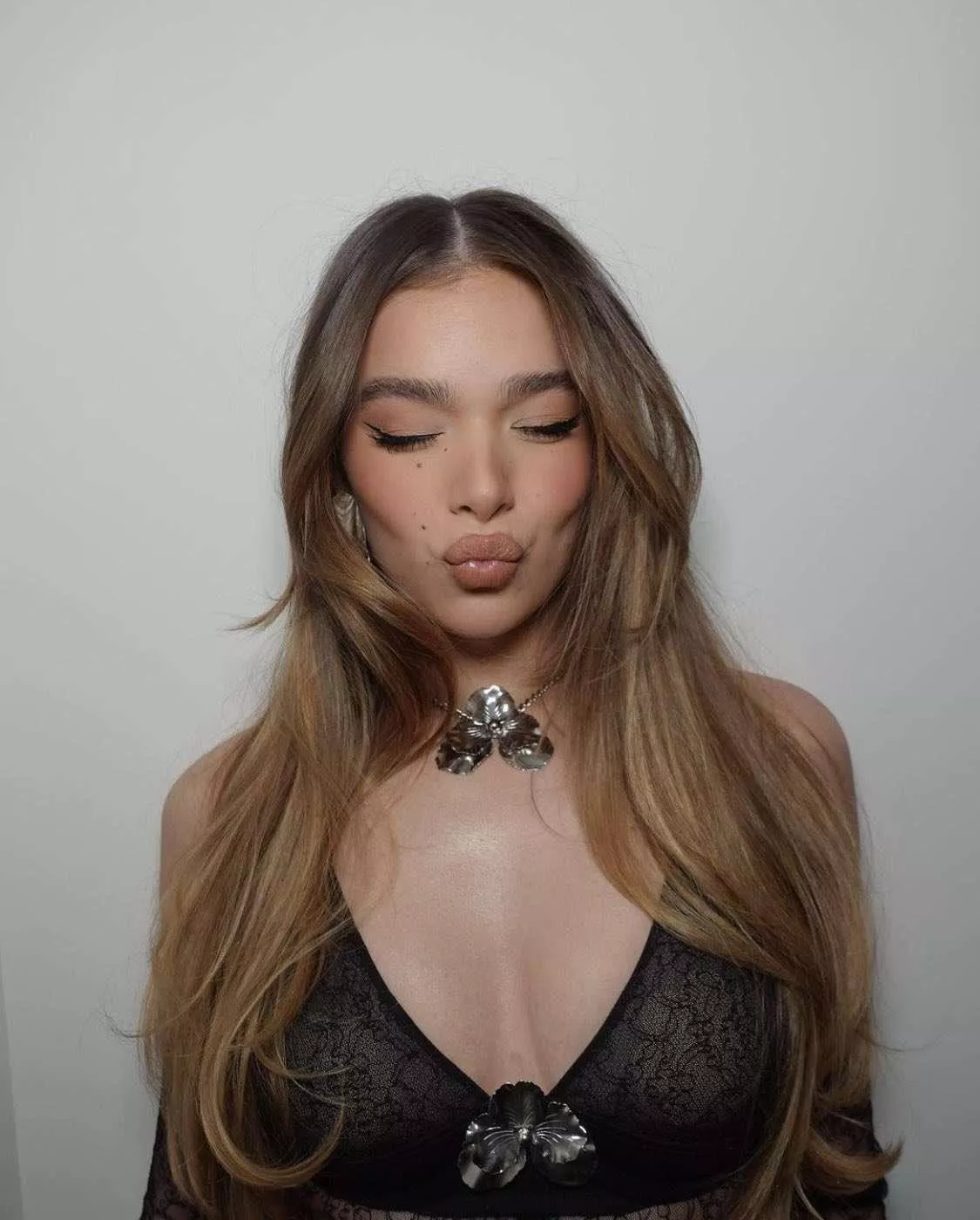 Gooning to Hailee Steinfeld is the best way to end the day! Please make me goon to her!