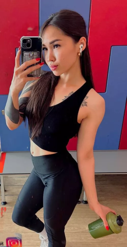 Gym crop tops are better than normal