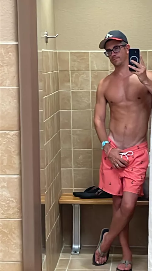 Hey lady, wanna see more??