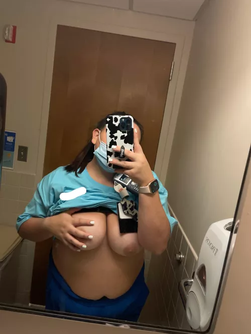 Hi I’m Tay and I’ll be your nurse today. How can i help you? 😘