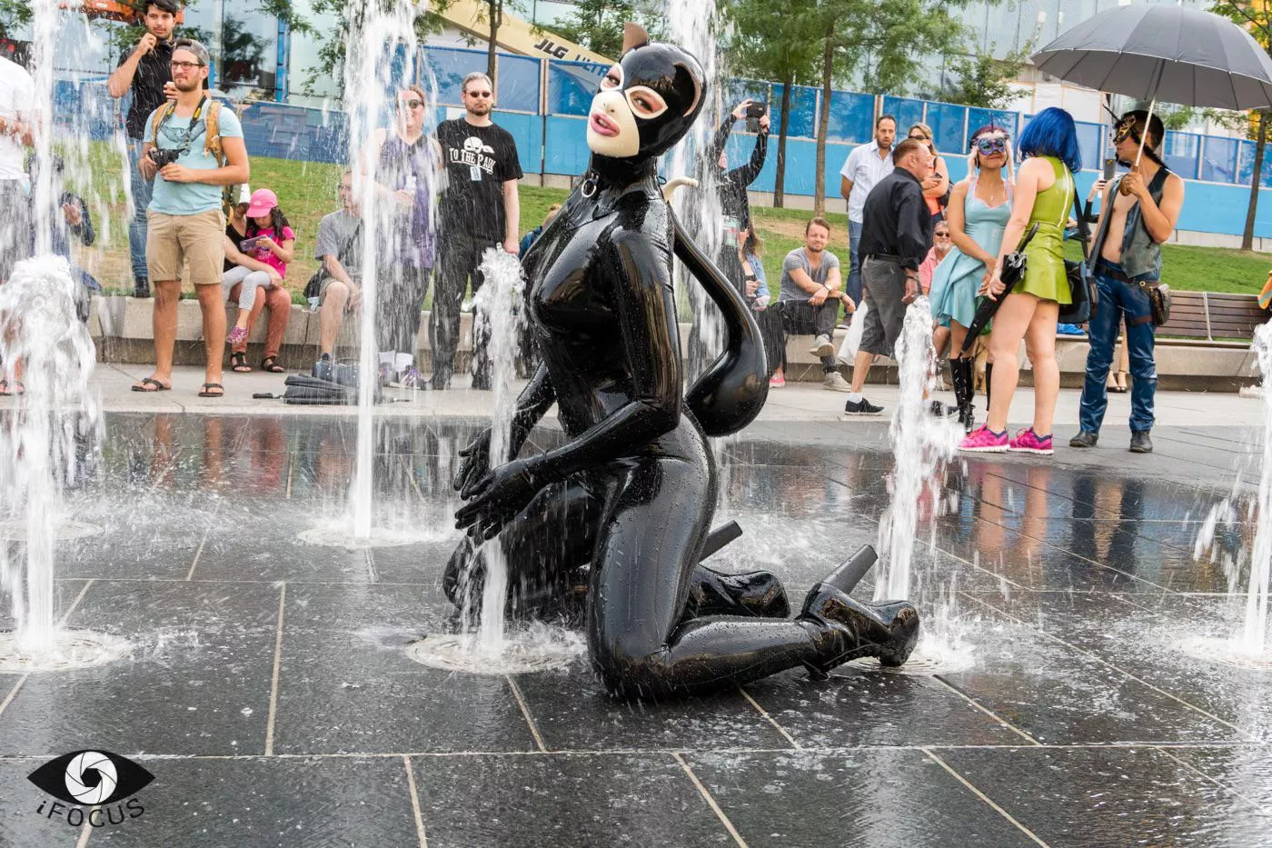 I’m flying to Montreal now for the Montreal Fetish Weekend. Lots of shiny adventures are coming up soon! 😎🥳 🍁