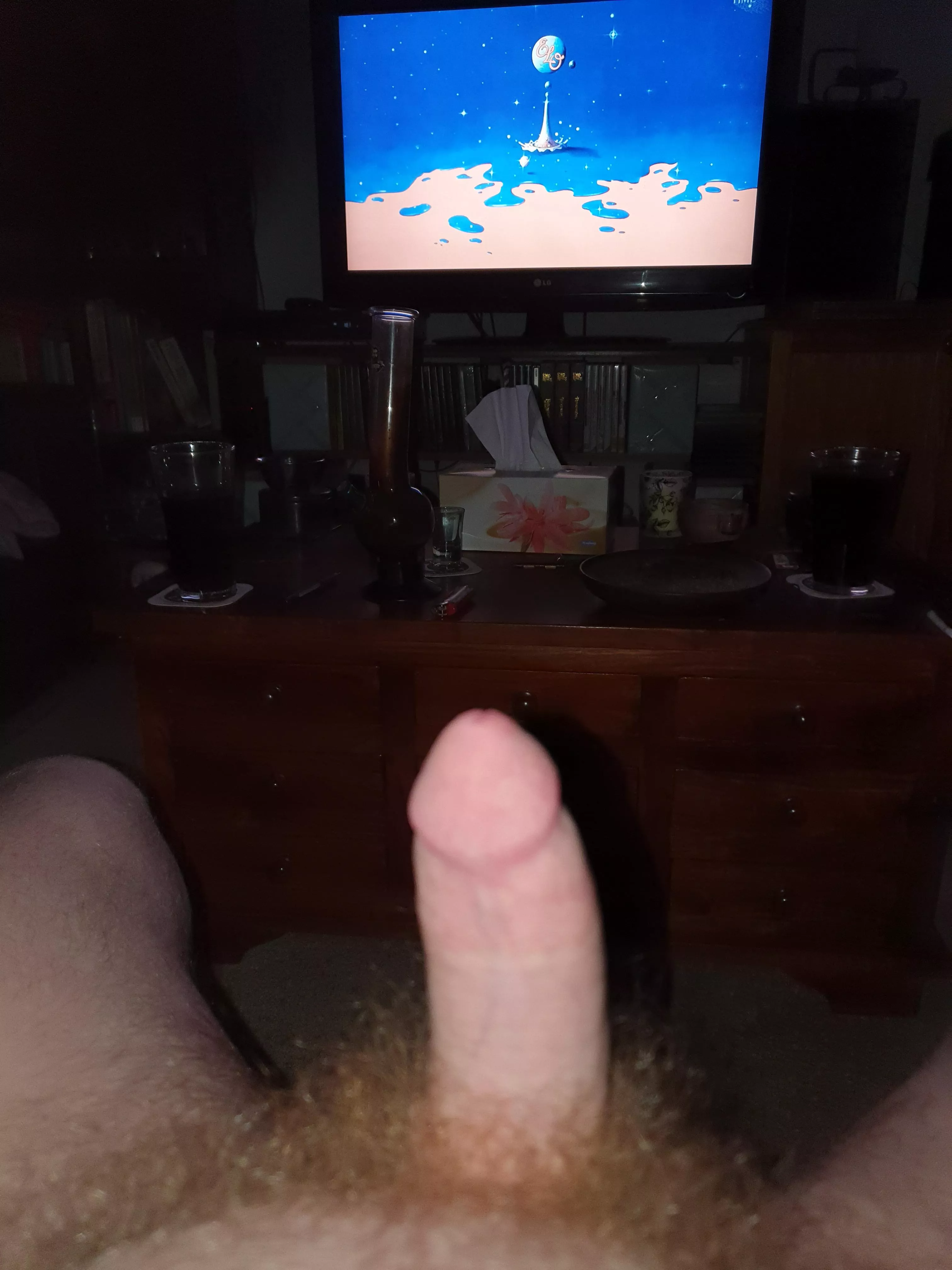 (M) Just a quiet night with bongs and tunes